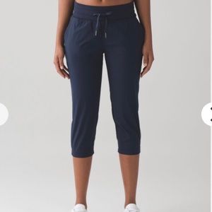 Lululemon Dance Studio Crop (Unlined 20")
Inkwell